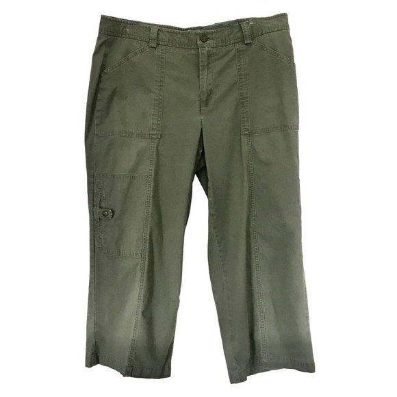 Dockers for Women Favorite Fit Cropped Cargo Pants Green - Picture 1 of 11